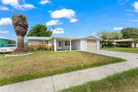 House in New Port Richey, Florida 2 bedrooms, 101.08 sq.m. № 1886010 - photo 3