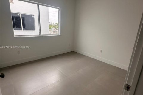 House in Fort Lauderdale, Florida 3 bedrooms № 2194795 - photo 10