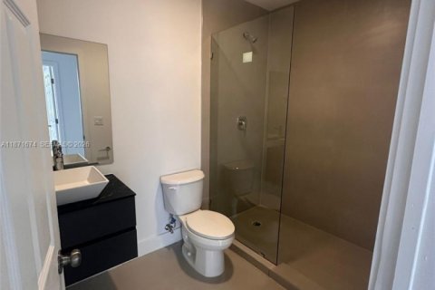 House in Fort Lauderdale, Florida 3 bedrooms № 2194795 - photo 11
