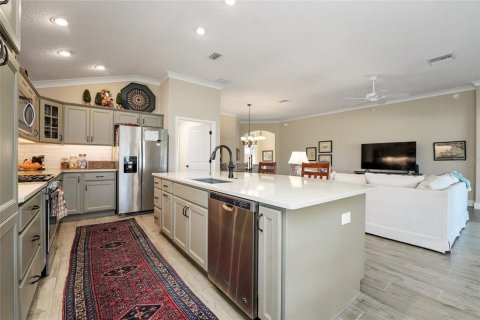 House in The Villages, Florida 3 bedrooms, 188.41 sq.m. № 1539449 - photo 20