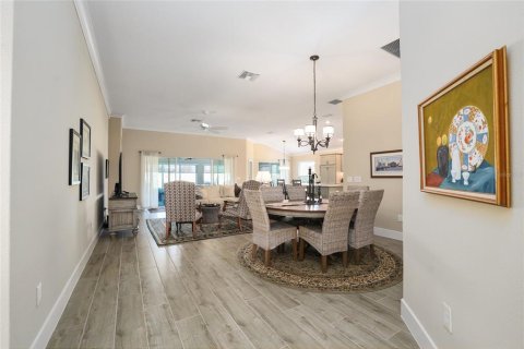 House in The Villages, Florida 3 bedrooms, 188.41 sq.m. № 1539449 - photo 8