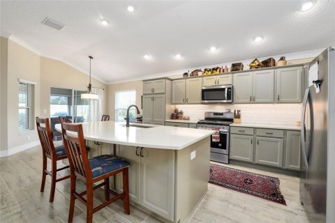 House in The Villages, Florida 3 bedrooms, 188.41 sq.m. № 1539449 - photo 17