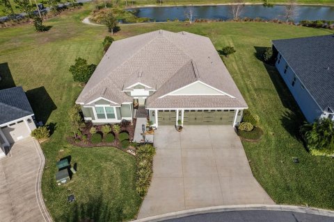 House in The Villages, Florida 3 bedrooms, 188.41 sq.m. № 1539449 - photo 2