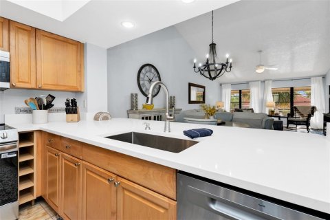 Copropriété à vendre à Sarasota, Floride: 2 chambres, 119.19 m2 № 2225781 - photo 12