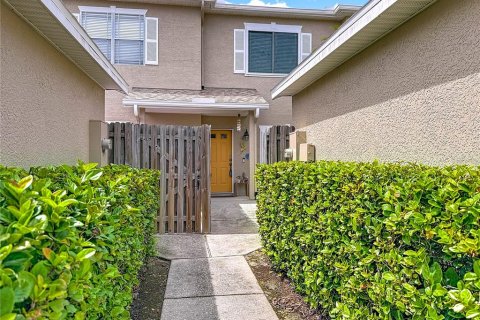 Touwnhouse à vendre à Tampa, Floride: 2 chambres, 97.92 m2 № 1902640 - photo 3