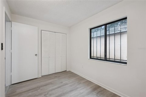 House in Orlando, Florida 4 bedrooms, 135.45 sq.m. № 2221680 - photo 22