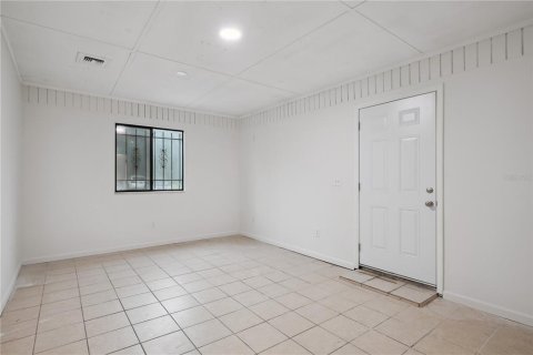 House in Orlando, Florida 4 bedrooms, 135.45 sq.m. № 2221680 - photo 13