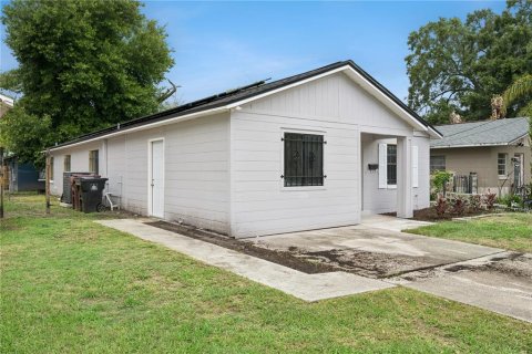 House in Orlando, Florida 4 bedrooms, 135.45 sq.m. № 2221680 - photo 2