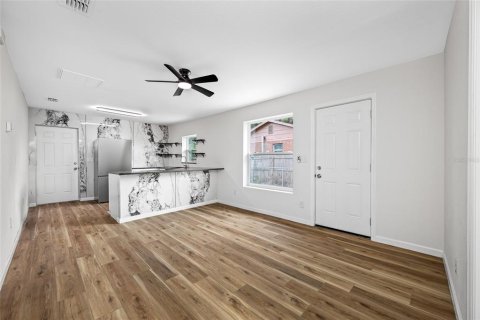 House in Lakeland, Florida 3 bedrooms, 95.22 sq.m. № 2210912 - photo 4