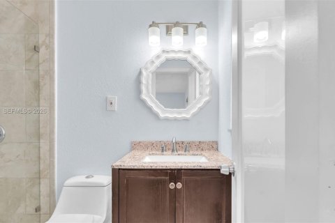 House in Miami, Florida 1 bedroom № 2153987 - photo 3