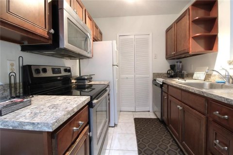 Condo in Orlando, Florida, 3 bedrooms  № 2202515 - photo 5