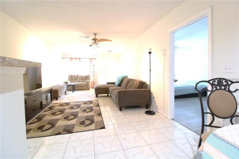 Condo in Orlando, Florida, 3 bedrooms  № 2202515 - photo 8