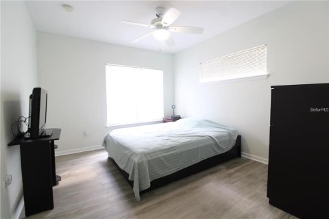 Condo in Orlando, Florida, 3 bedrooms  № 2202515 - photo 11