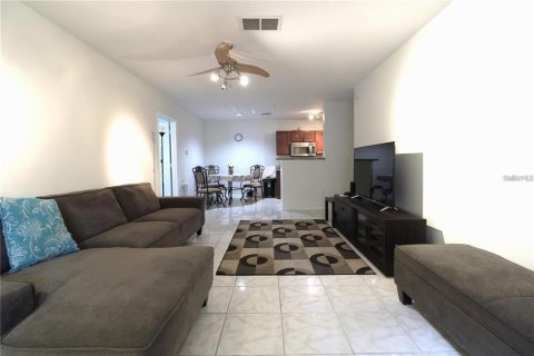 Condo in Orlando, Florida, 3 bedrooms  № 2202515 - photo 2