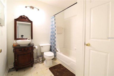 Condo in Orlando, Florida, 3 bedrooms  № 2202515 - photo 18