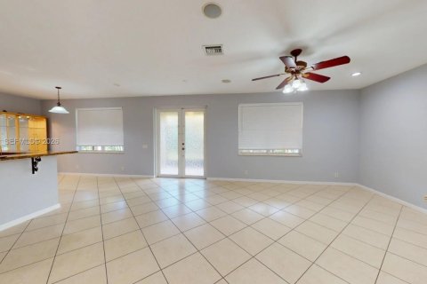 Casa en alquiler en Weston, Florida, 5 dormitorios, 237.83 m2 № 2075036 - foto 5
