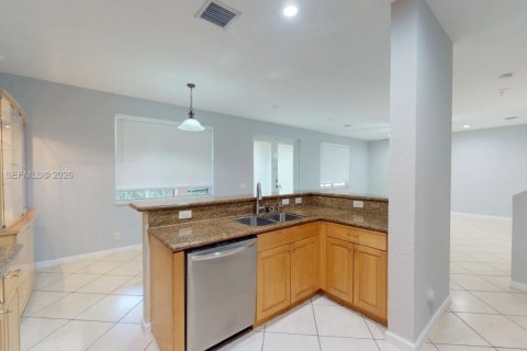 Casa en alquiler en Weston, Florida, 5 dormitorios, 237.83 m2 № 2075036 - foto 11