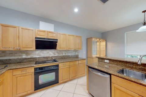 Casa en alquiler en Weston, Florida, 5 dormitorios, 237.83 m2 № 2075036 - foto 10