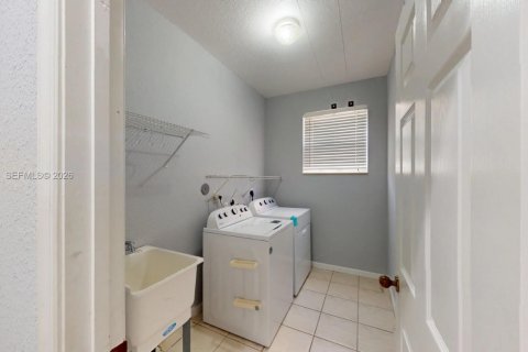 Casa en alquiler en Weston, Florida, 5 dormitorios, 237.83 m2 № 2075036 - foto 24