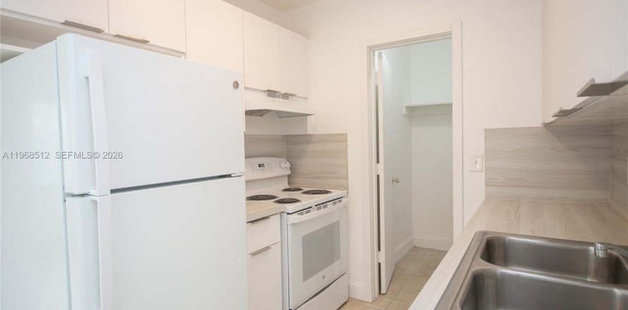 Дом в Форт-Лодердейл, Флорида 1 спальня № 2031592