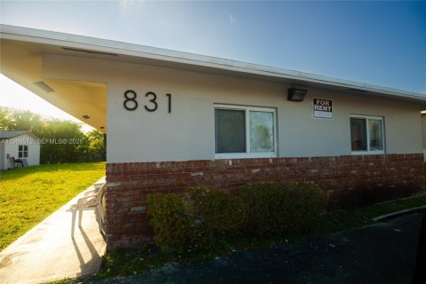 Снять в аренду виллу или дом в Форт-Лодердейл, Флорида 1 спальня, № 2031592 - фото 12