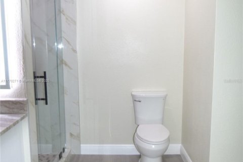 House in Okeechobee, Florida 3 bedrooms, 115.94 sq.m. № 1693185 - photo 15