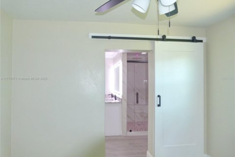 House in Okeechobee, Florida 3 bedrooms, 115.94 sq.m. № 1693185 - photo 23