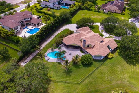 Casa en venta en Davie, Florida, 5 dormitorios, 464.51 m2 № 2243171 - foto 2