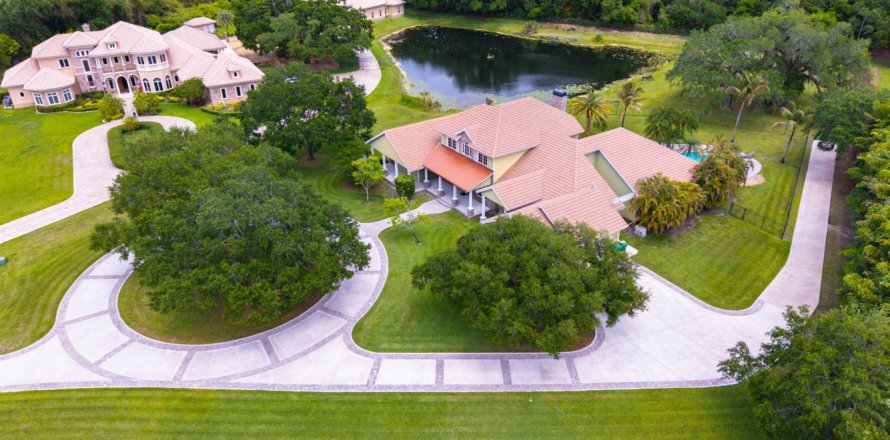 Casa en Davie, Florida 5 dormitorios, 464.51 m2 № 2243171