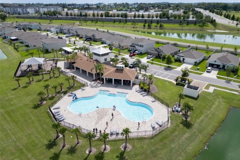 Casa en venta en Zephyrhills, Florida, 4 dormitorios, 171.5 m2 № 1793836 - foto 3
