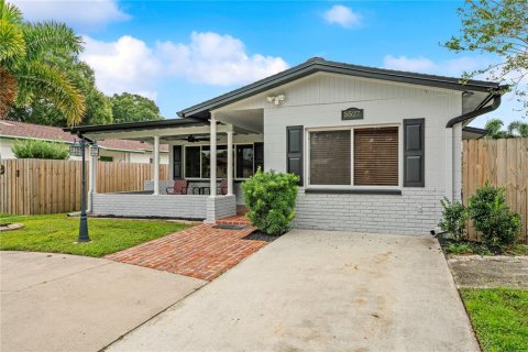 Villa ou maison à Saint Petersburg, Floride 3 chambres, 125.98 m2 № 2398356