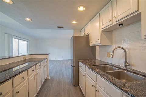 Condominio en venta en Clearwater, Florida, 2 dormitorios, 85.66 m2 № 2108532 - foto 3