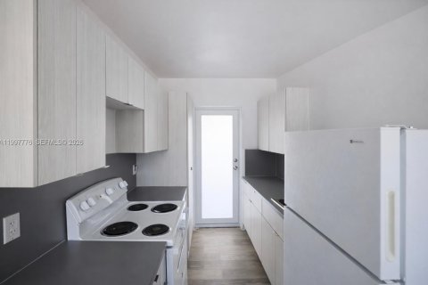 Apartment in Miami Beach, Florida 1 bedroom № 2059566 - photo 3