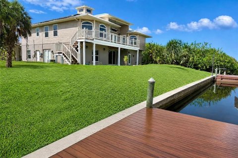 Villa ou maison à vendre à Port Charlotte, Floride: 4 chambres, 440.91 m2 № 2208123 - photo 16