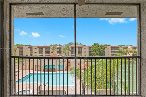 Condo in Plantation, Florida, 2 bedrooms  № 1928527 - photo 23