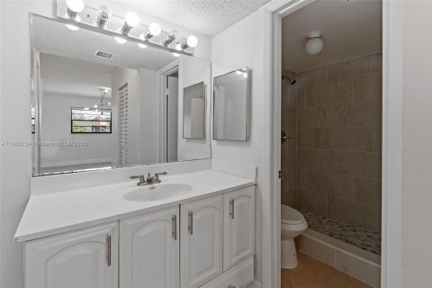 Condo in Plantation, Florida, 2 bedrooms  № 1928527 - photo 14