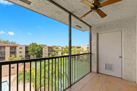 Condo in Plantation, Florida, 2 bedrooms  № 1928527 - photo 25