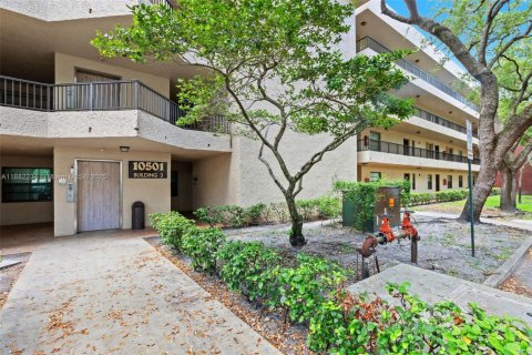 Condo in Plantation, Florida, 2 bedrooms  № 1928527 - photo 2