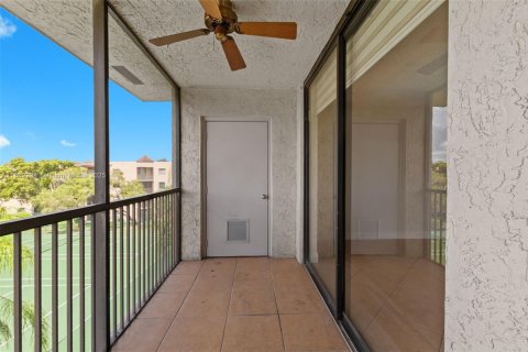 Condo in Plantation, Florida, 2 bedrooms  № 1928527 - photo 22