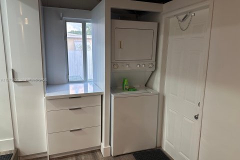 Villa ou maison à louer à Miami, Floride: 3 chambres, 104.7 m2 № 2046352 - photo 9