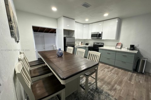 Villa ou maison à louer à Miami, Floride: 3 chambres, 104.7 m2 № 2046352 - photo 6