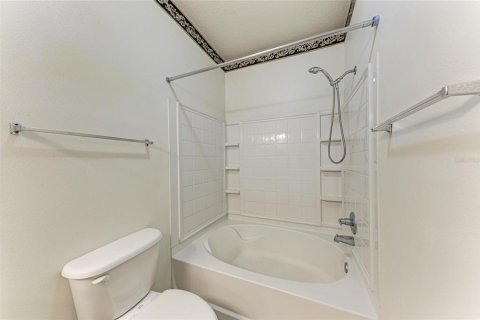 Copropriété à vendre à Bradenton, Floride: 2 chambres, 97.36 m2 № 2095536 - photo 25
