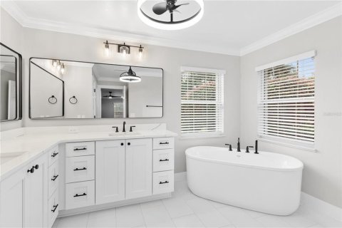 House in Oxford, Florida 5 bedrooms, 271.27 sq.m. № 1758206 - photo 27