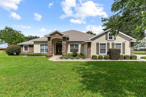 House in Oxford, Florida 5 bedrooms, 271.27 sq.m. № 1758206 - photo 1