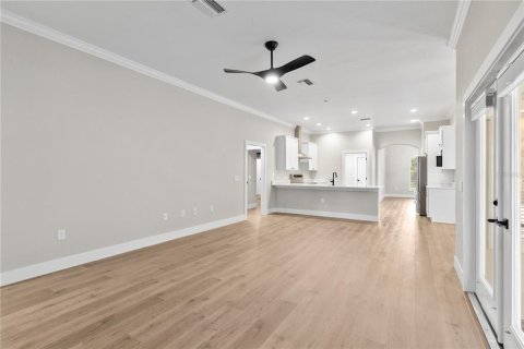 House in Oxford, Florida 5 bedrooms, 271.27 sq.m. № 1758206 - photo 22