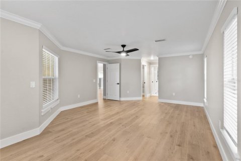 House in Oxford, Florida 5 bedrooms, 271.27 sq.m. № 1758206 - photo 26