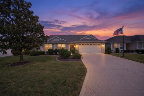 Villa ou maison à The Villages, Floride 3 chambres, 162.86 m2 № 2400483