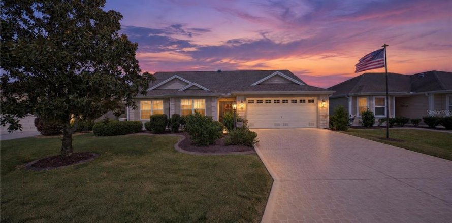Villa ou maison à The Villages, Floride 3 chambres, 162.86 m2 № 2400483