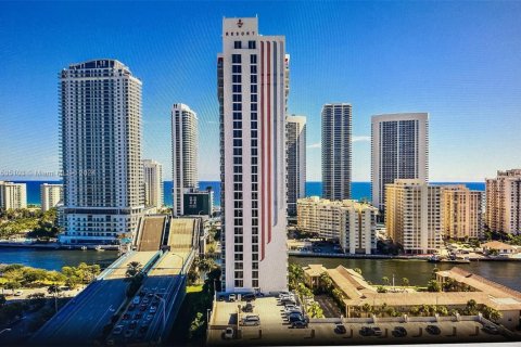 Copropriété à vendre à Hallandale Beach, Floride: 2 chambres, 95.69 m2 № 1961802 - photo 24