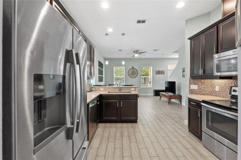 House in Winter Garden, Florida 3 bedrooms, 191.19 sq.m. № 1894083 - photo 13